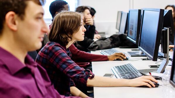 elaulatoday's tweet photo. ‼️ Magisterio tendrá una nueva asignatura llamada “Programaciones” en la que los futuros docentes aprenderán a cambiar la fecha de las programaciones del curso anterior https://t.co/5AtOuQzCJQ
