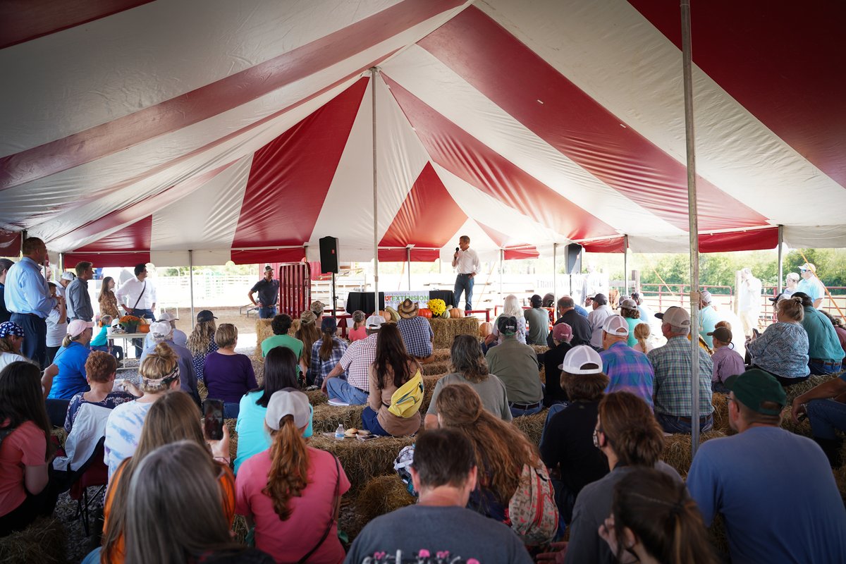 GovBillLee's tweet photo. I couldn't let @TNAgCommish have all the fun at the Heifer Development Field Day in Monroe County. Great to spend the afternoon with friends &amp; fellow cattle farmers who share my passion for supporting TN's ag industry. https://t.co/NRYedRjO6b