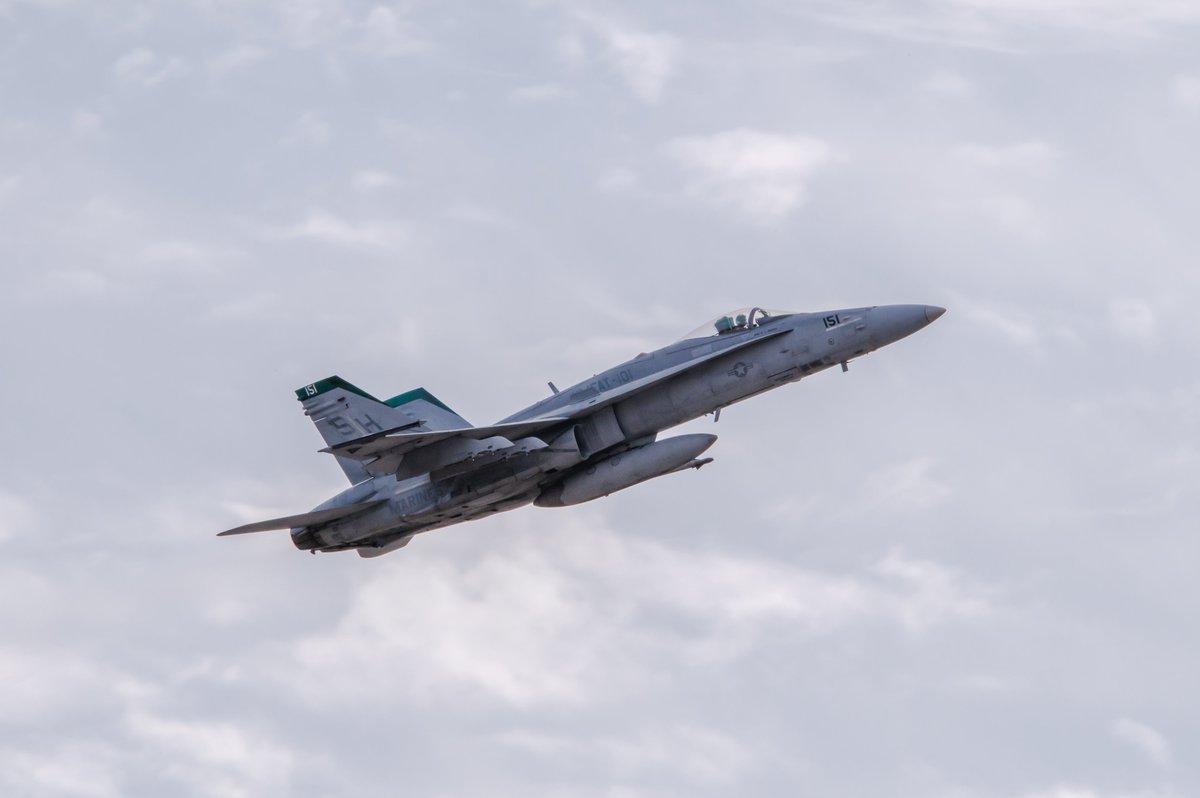 aeroscouting's tweet photo. Dash-Two, Dash-Three, Dash-Four take to the sky. Highlight of my year so far #SemperFi #SemperFly https://t.co/FfcxwFusTs