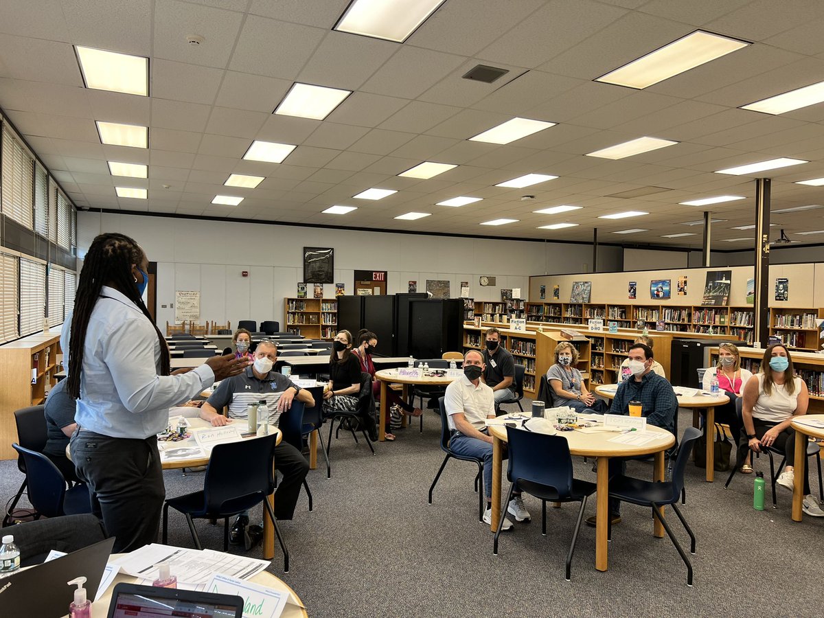 .@loxango doing what he does best! Amazing presentation on Implicit Bias in Horseheads today. Thank you! <a href="/nysut/">NYSUT</a> <a href="/NYSUTStreasurer/">Philippe Abraham</a>