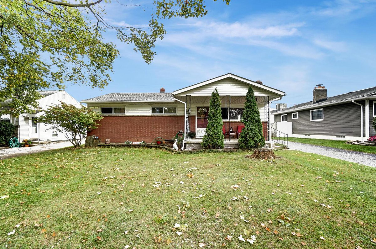 realtor614's tweet photo. See a virtual tour of my newest #listing 7007 Roundelay Road S #Reynoldsburg #OH  https://t.co/FEbqJXHI4n https://t.co/nxOpRUPPr0