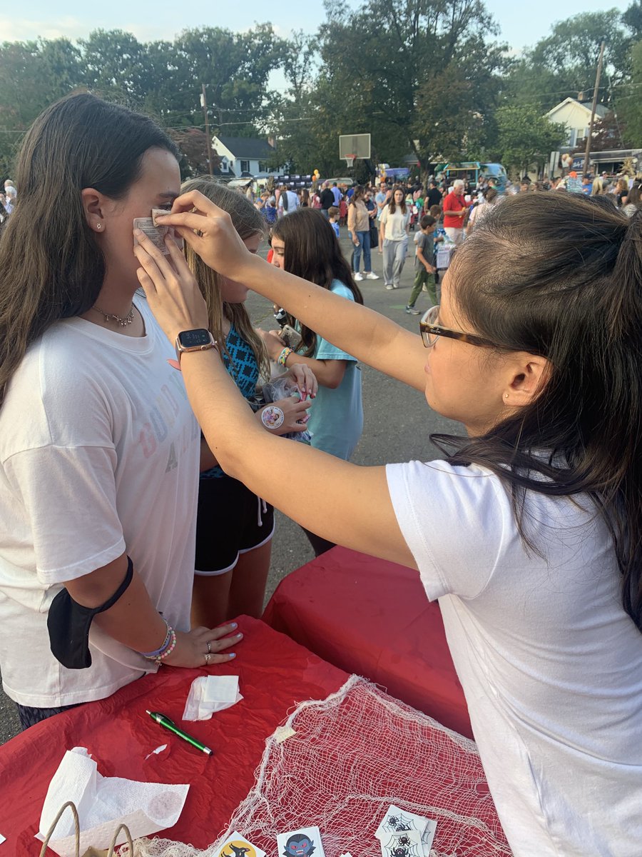 Ms Nguyen, tattoo artist extraordinaire!! What an amazing Fall Fair!