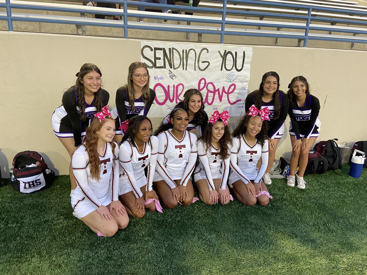 TimberviewCheer's tweet photo. Thank you Waco Cheer Squad for being so sweet and thoughtful!! 
Let’s go Wolves!! 🏈📣 https://t.co/SmYv0MkdyY