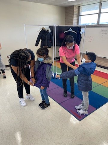 ll_abrams's tweet photo. Students @SmithES_AISD were so appreciative of the new coats they received today from @Aldine_FACE community partner @vecedottie. https://t.co/qjz9FXwkt6