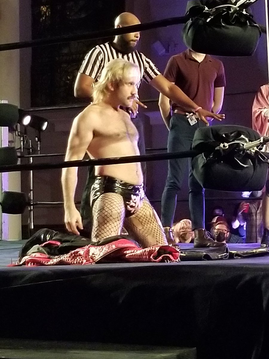 zone_mel's tweet photo. @EFFYlives about to defend the @FestWrestling Championship Belt against @TheBillyDixon!

#EnjoyWrestling
@EnjoyWrestle https://t.co/qoqvGeoNY1