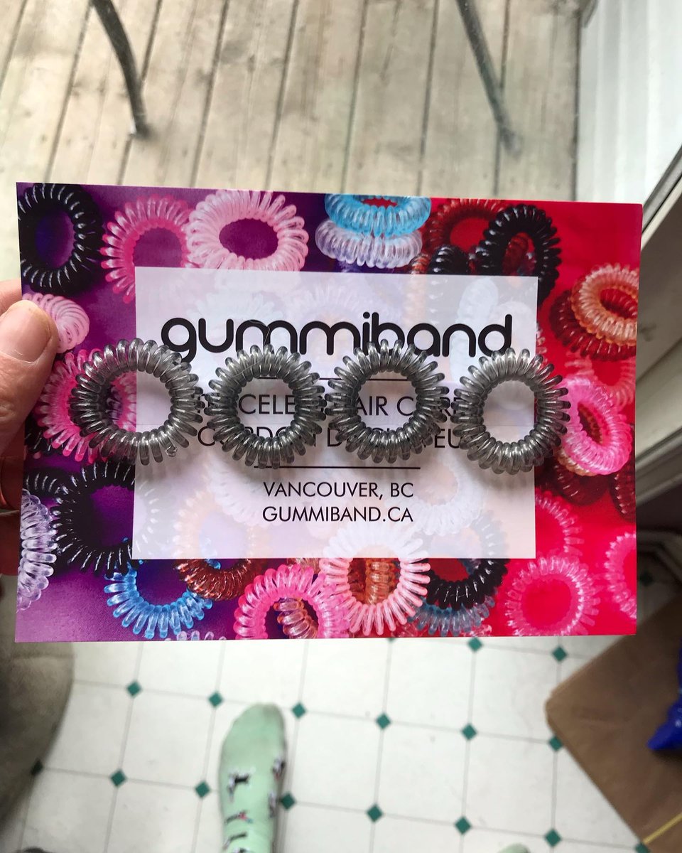 GummiBandHair's tweet photo. Media Source: https://t.co/OOd7cT0eAr
Thanks for the gummibandhair elastics! I love these! Vote fogitaboutit 🤪 ( #📷 @jemrah1 )
.
.
.
.
.
#gummiband #gummibandhair #hairgoals #hairties #hairtiehideaway #ootd #hairtiechillinwithnomakeupon #beauty #bblogger #fashioninspo https://t.co/Qylmd9mTHy