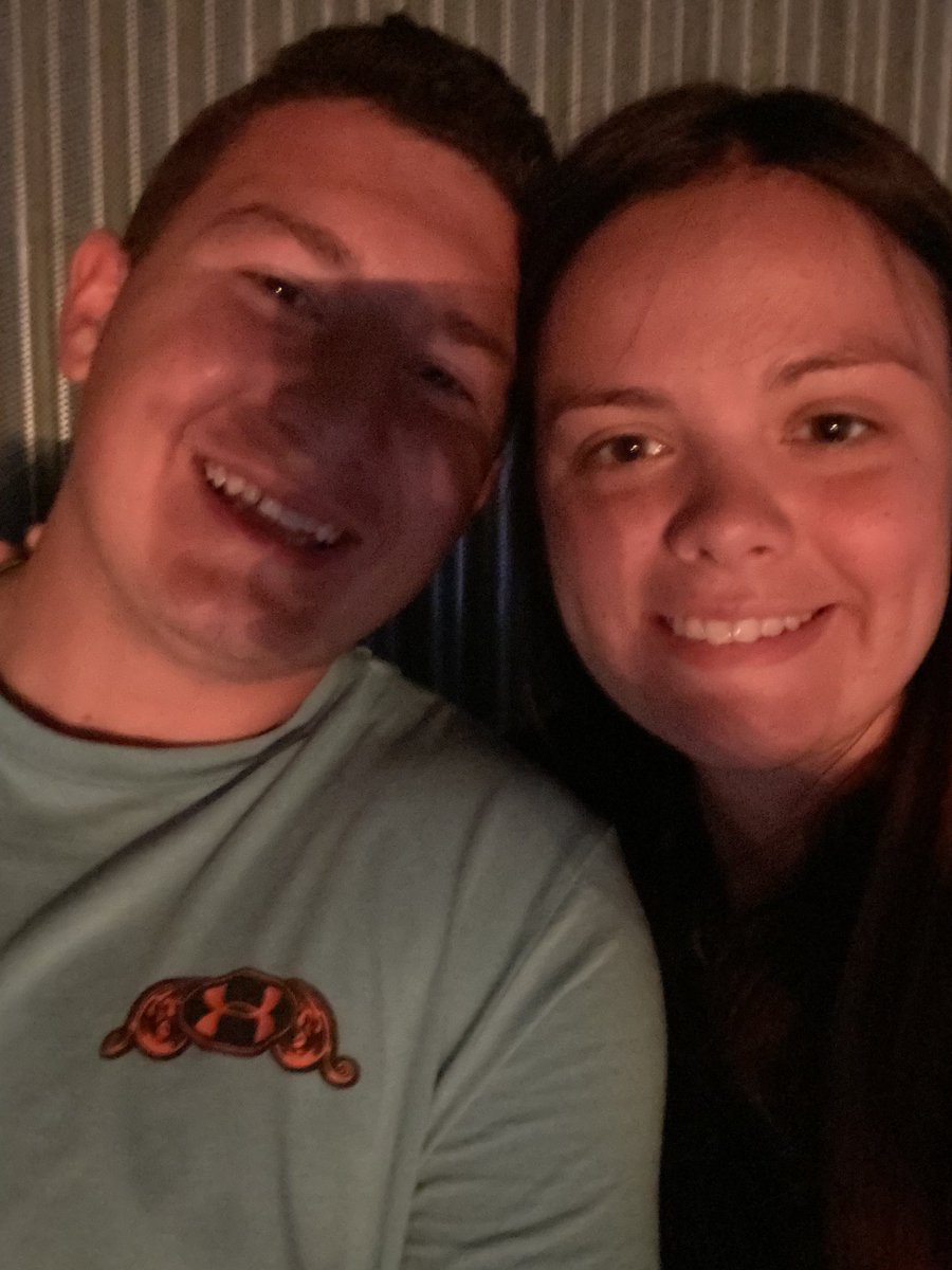 Kyra_Mifflin's tweet photo. #alanjackson #Bridgestone 1st Alan Jackson Concert!!! https://t.co/X80STcF1qH