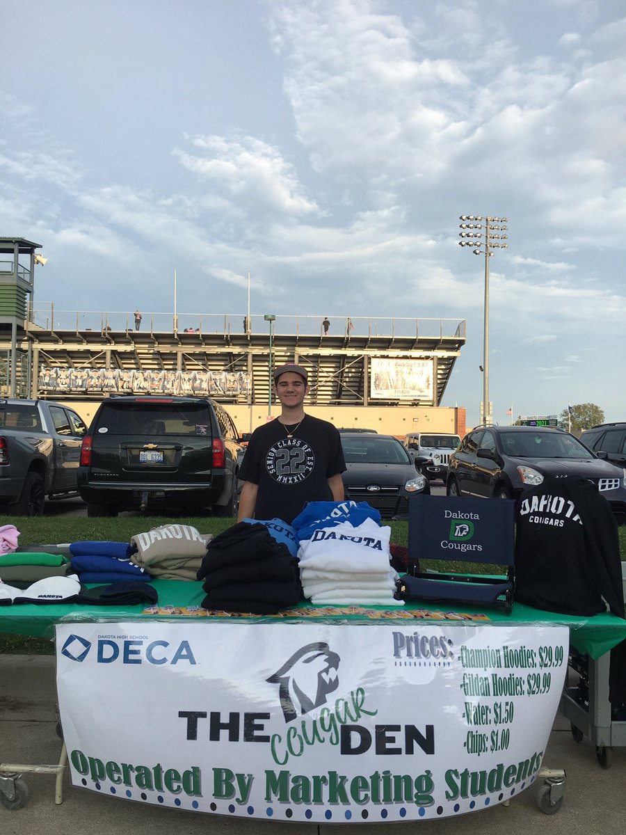 DHSCougarDen's tweet photo. Homecoming Cougar Fest 2021. Evren running the show this year but fortunate to have Dakota Marketing alum William in the mix. https://t.co/MKIoDGSDlc