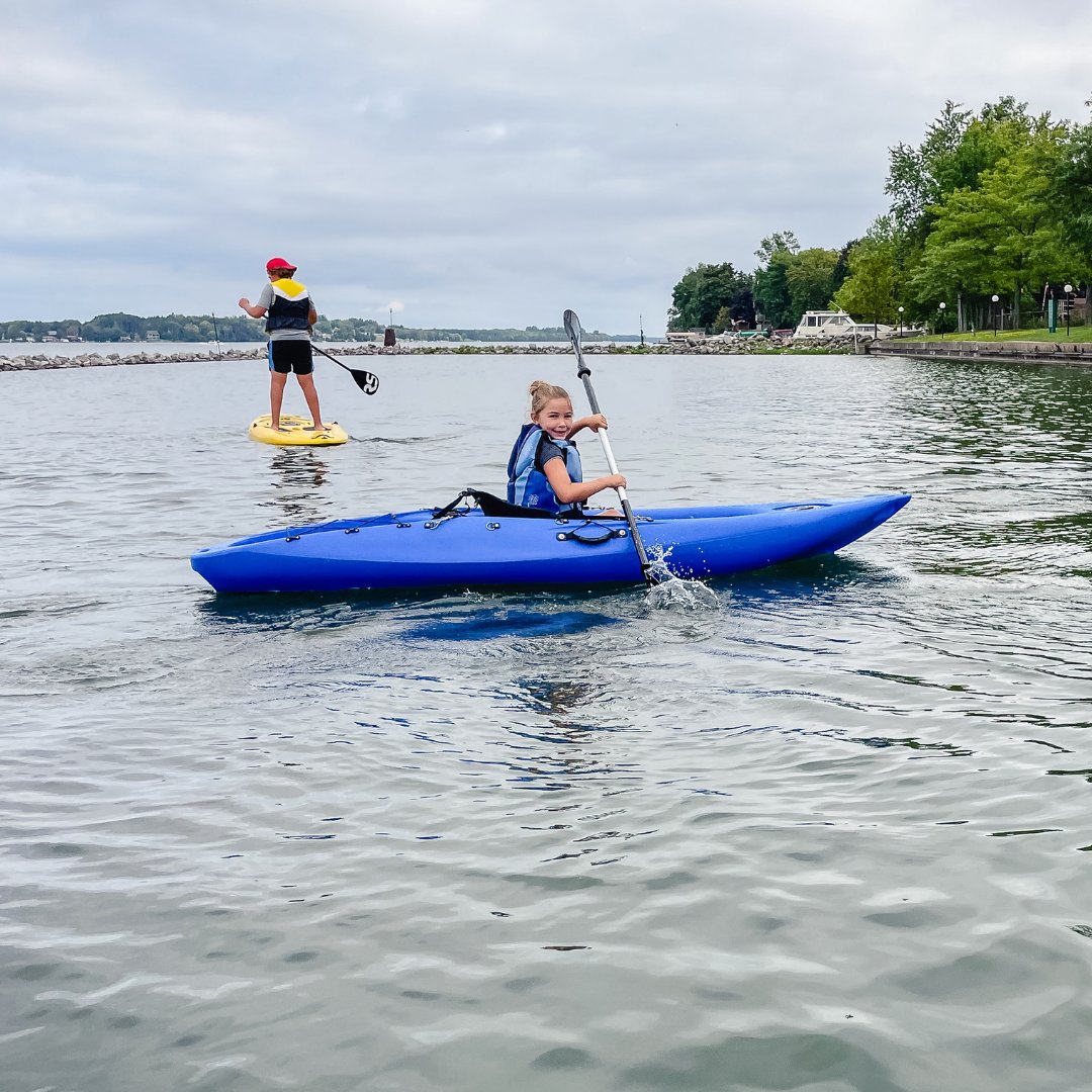 AtlDistributing's tweet image. BLUENORTH NERO 💦 
This single sit-on-top 9'4 kayak has a rugged construction made to handle any kind of paddler. Visit our website for more information, and find a dealer near you! bit.ly/3DnnQwH