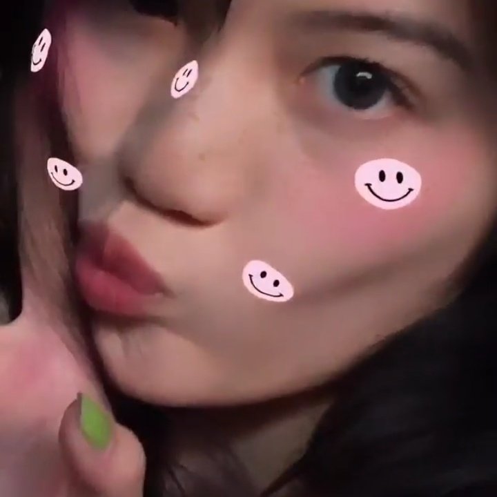 hinastrange tweet picture