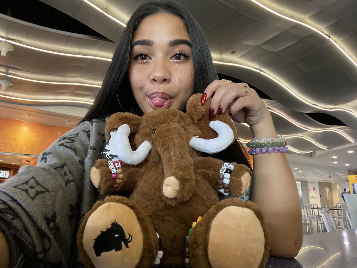 LecityTavarez's tweet photo. my Wooli rave baby and me 💕🦣 https://t.co/luyOLN0YVx