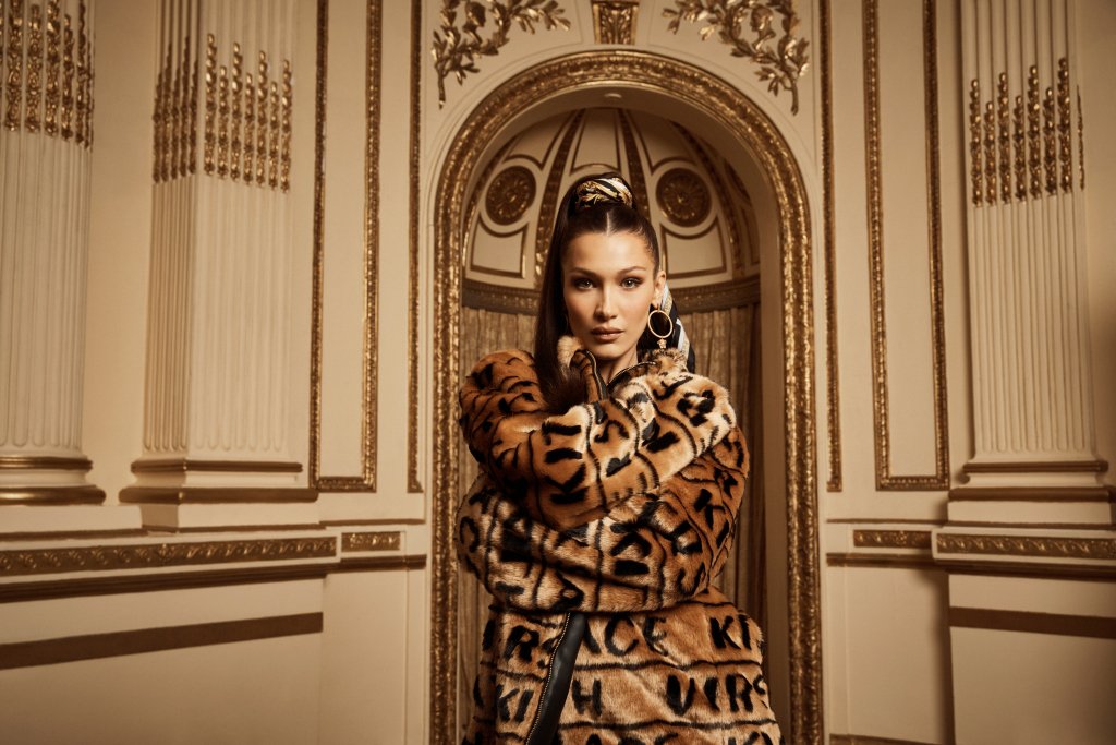 bhmodeI's tweet photo. Bella Hadid Fronts Kith X Versace Collection Campaign https://t.co/gR3UNCP4Qe