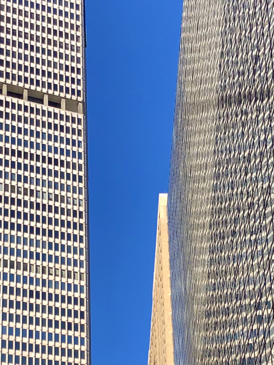 Jshatan's tweet photo. Plane Truths #280: Divorced From Reality. #windows #reflection #panambuilding #grandcentralstation #nyclandmarks #skyscrapers #skyline #architecture #newyork #newyorkcity #bigcity #city #iphone8 #shotoniphone #iphonephotography #photoaday #photoadayoctober #photoadayoct https://t.co/JCLVgp5HtU