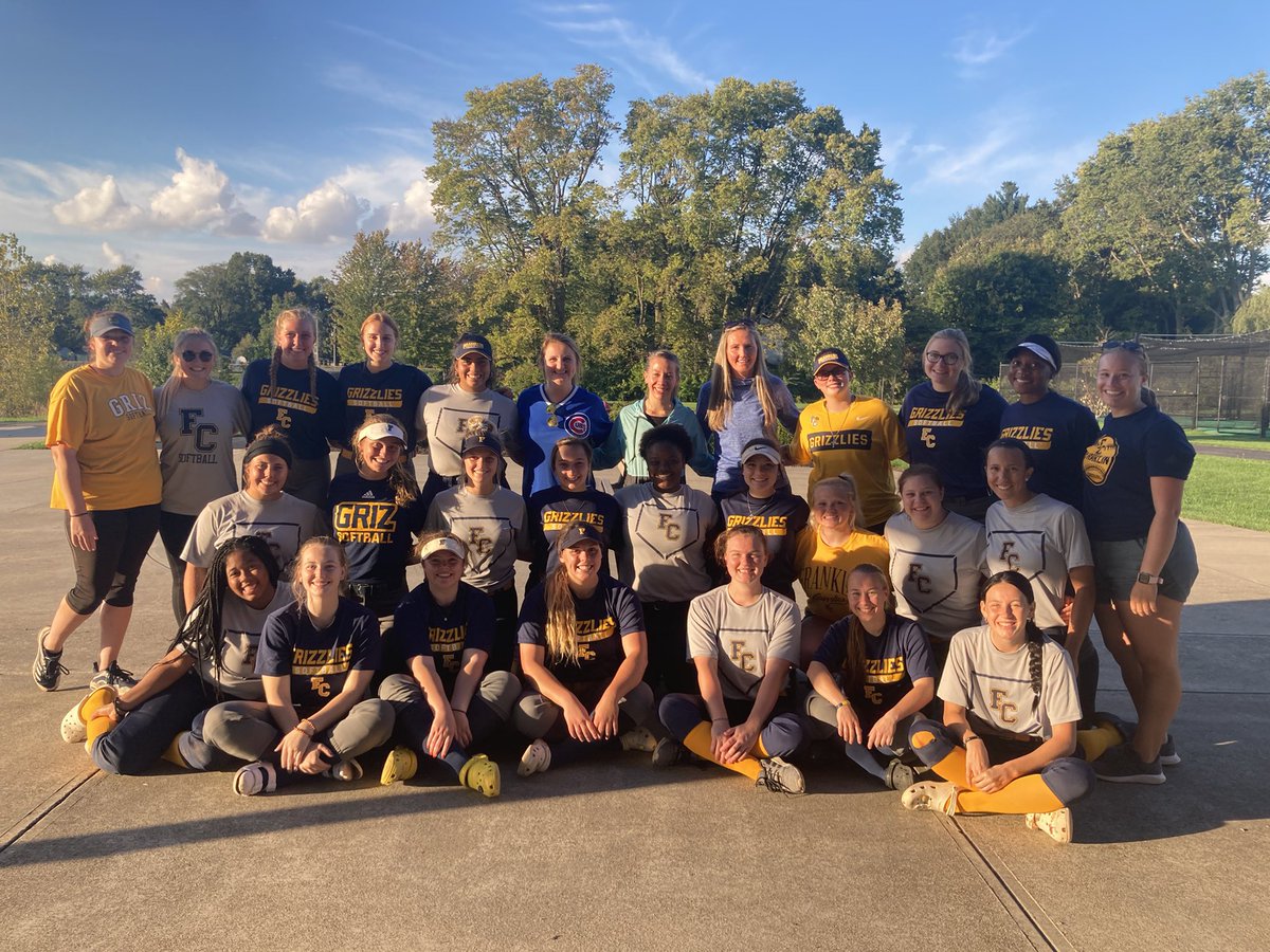 A huge thank you to three #TeamGriz alumni: Kelsey Whitson 2012, Ashley Wilcoxen (Burton) 2012, and Adrienne Sargent (Way) 2013 for stopping by our team scrimmage &amp; spending time with our team. Being a Griz Softball Alumni means being family forever. Thanks for paving the way! 🐻