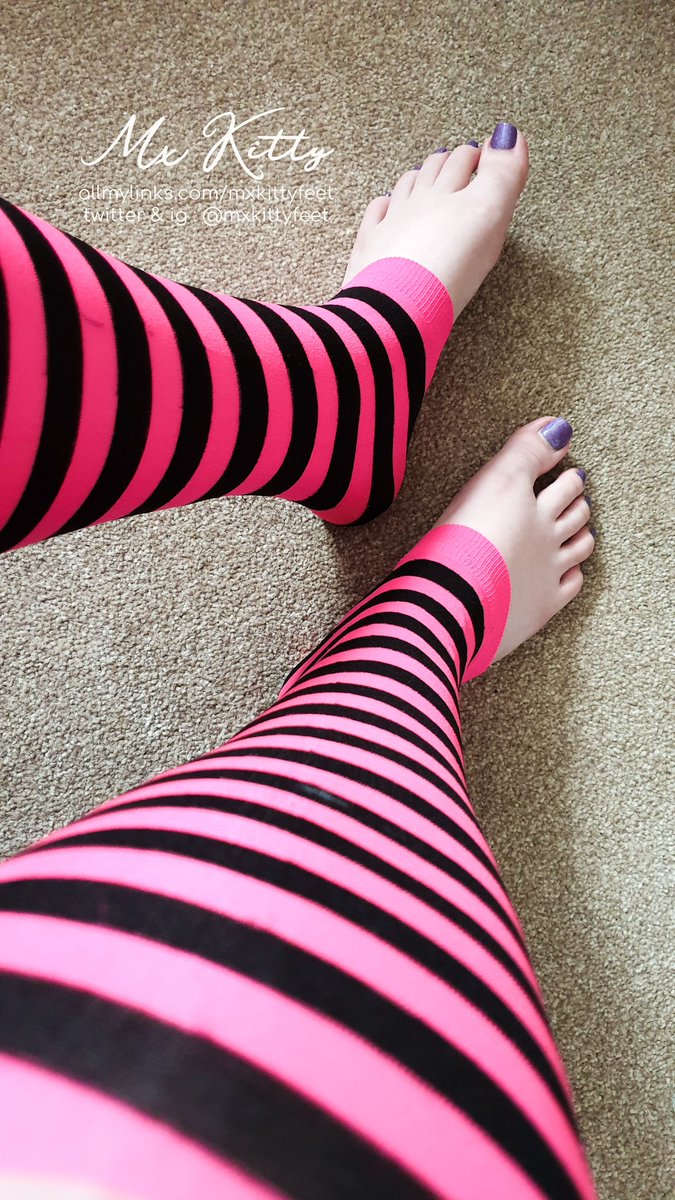 mxkittyfeet's tweet photo. I love the colours of these stripey footless tights!

The full photoset is up on my fansly and admireme pages 😉 https://t.co/uqlyJdvrEB