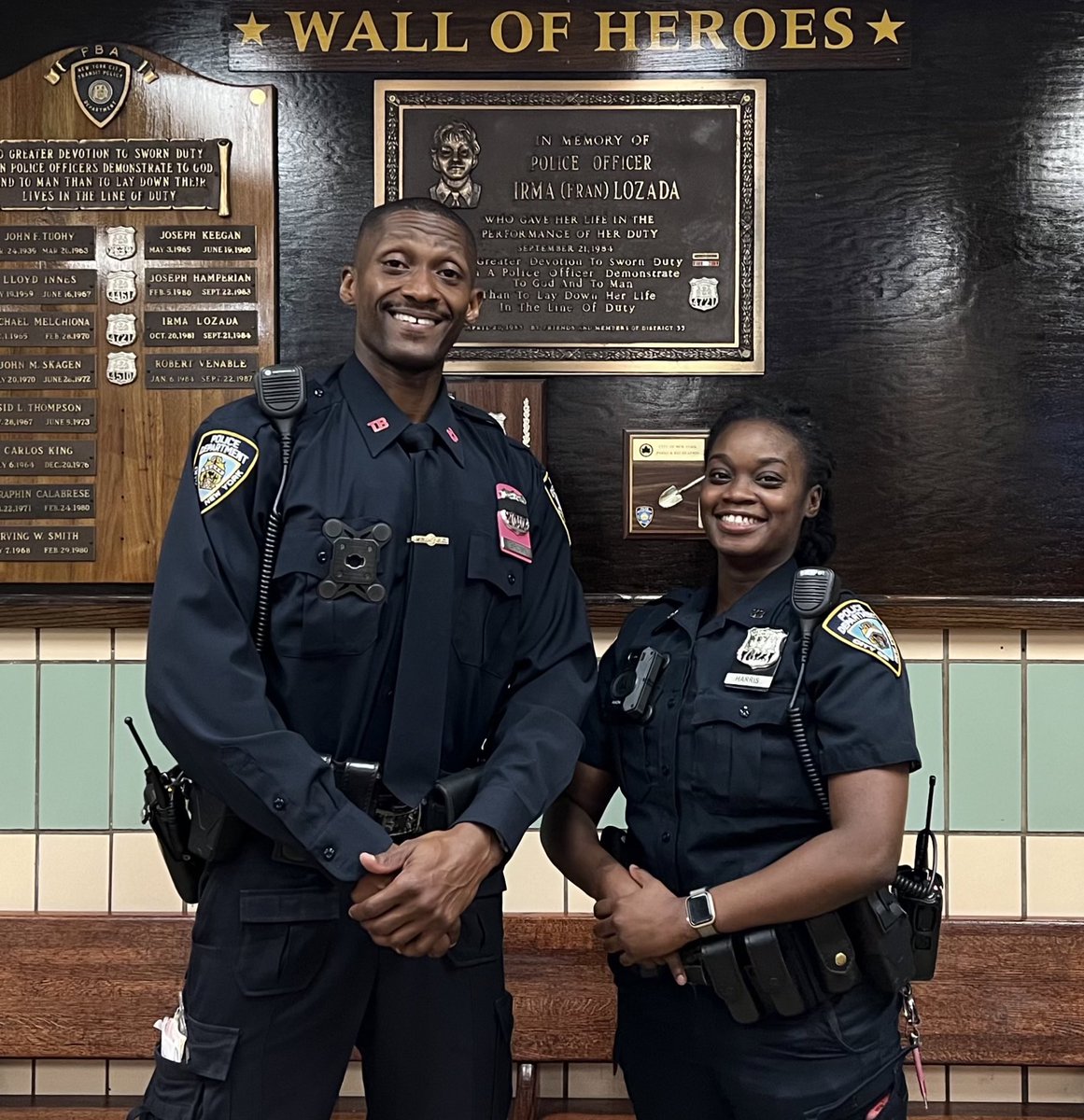 NYPDTransit's tweet image. Recently shared body-worn camera footage shows light-footed Officers Brown &amp;amp; Harris chasing down a subway cellphone snatcher. Leading the chase was a 17-year veteran, whose breakaway speed bested a teenage thief 25 years his junior. Great job by our District 33 team!