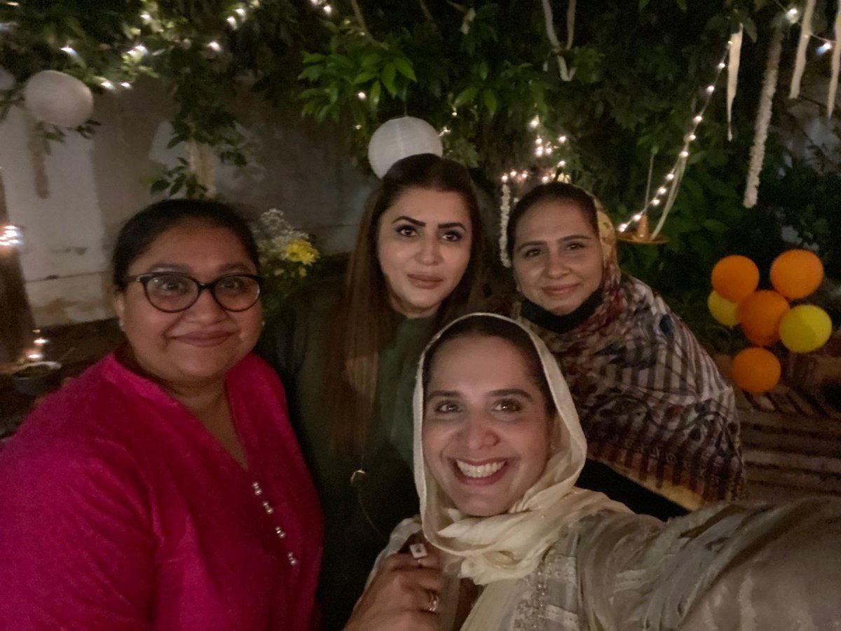 ShaziaAttaMarri's tweet photo. Thank you all for the lovely birthday messages and kind wishes. I am truly humbled. Although I tried responding to messages, I may have missed some but am really grateful to all 🙏🏻😊

Thanks to my lovely family and especially @anushe_k for making it so special 🥰

#BirthdayVibes https://t.co/FrR8FX308q