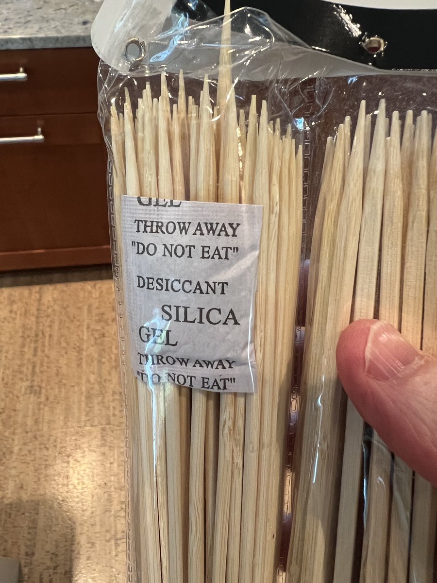 tenderlove's tweet image. Do they want me to eat or not? The words say "don't" but the quotation marks say "do"