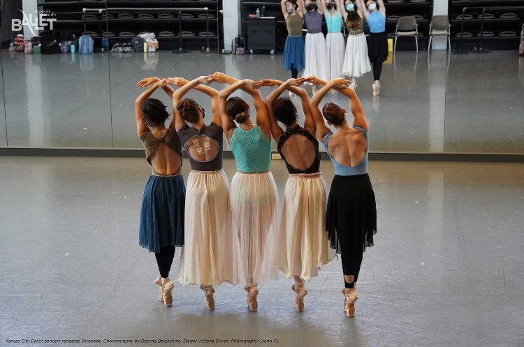 kcballet's tweet photo. Enjoy photos from rehearsals for George Balanchine's "Serenade" set to Tchaikovsky's luminous Serenade in C for Strings. Tickets for Oct. 15-24 on sale at https://t.co/NwJ7BT553S. #KCBallet #KCDance #Serenade #ThingsToDoInKC https://t.co/dHn4WBTyDM