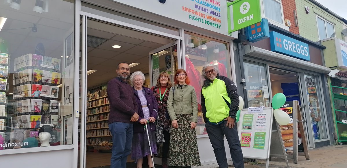 oxfamnpton's tweet photo. Today @Pushpan visited our shop as part of his walk to #COP26 to get #ClimateJustice - And we had a very enlightening and empowering day! Thanks to Cllr Mamun Ali for supporting us all and we wish Push luck for rest of his journey π #GoPushGo - You can do this! πͺ https://t.co/ZXy4zCWsIn