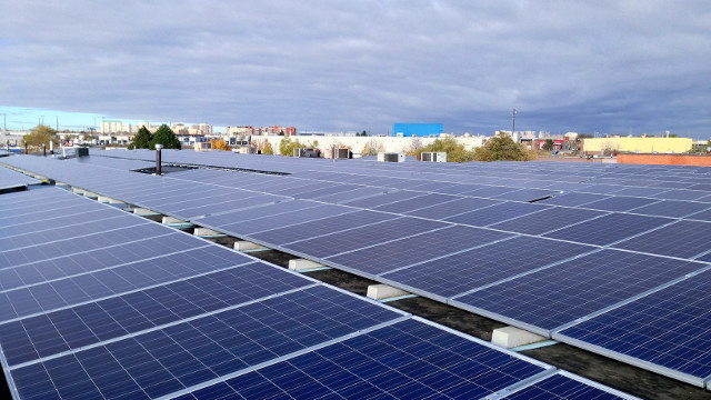 FMCGlobalSat's tweet photo. Excited about another Rooftop Solar PV System in Scarborough, ON on our FMC GlobalSat secure network! πππΆ
#solar #energy #solarpv #renewables #5G #4G #renewableenergy #solarenergy #broadband #Fmcglobalsat #iot #4GLTSAT #5GLTSAT #ScarboroughOntario https://t.co/cUzcRQf7m5