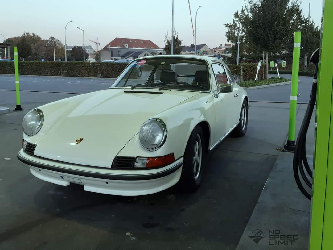 NoSpeedLimit_it's tweet photo. #biancaneve #aircooledporsche911 #longhoodporsche911 1973 #porsche91124s #hellelfenbein #lightivory #coolcarinteriors #boxerengine #flatsix #7300rpm #porschegarage #thereisnosubstite
For more: https://t.co/EnwwziphPz https://t.co/c3uluELxex