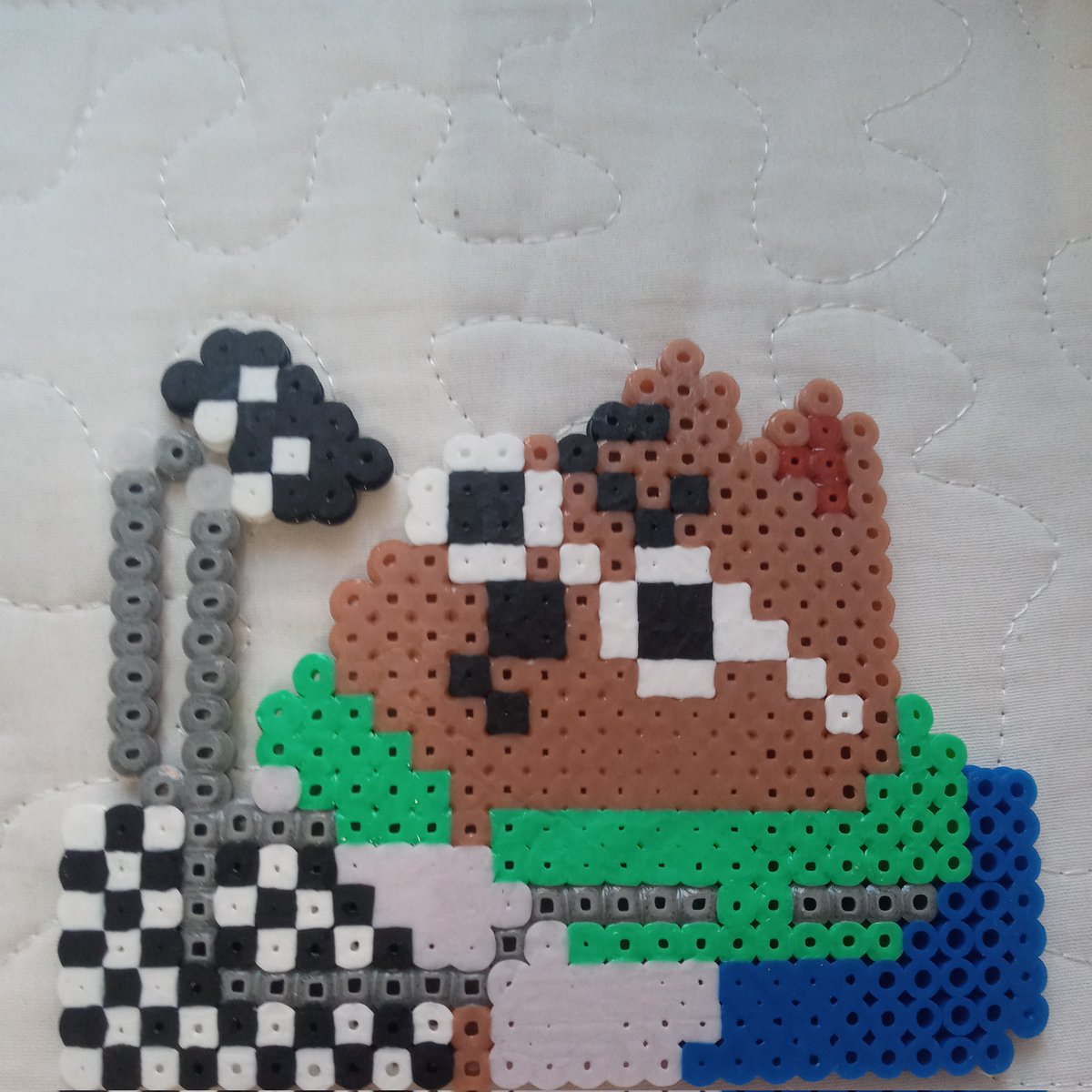 CristinaGj20's tweet image. Quokka as han in his skz vlog but hama beads - perler version🐿#skzoo #StrayKids #SKZOOfanart #HAN