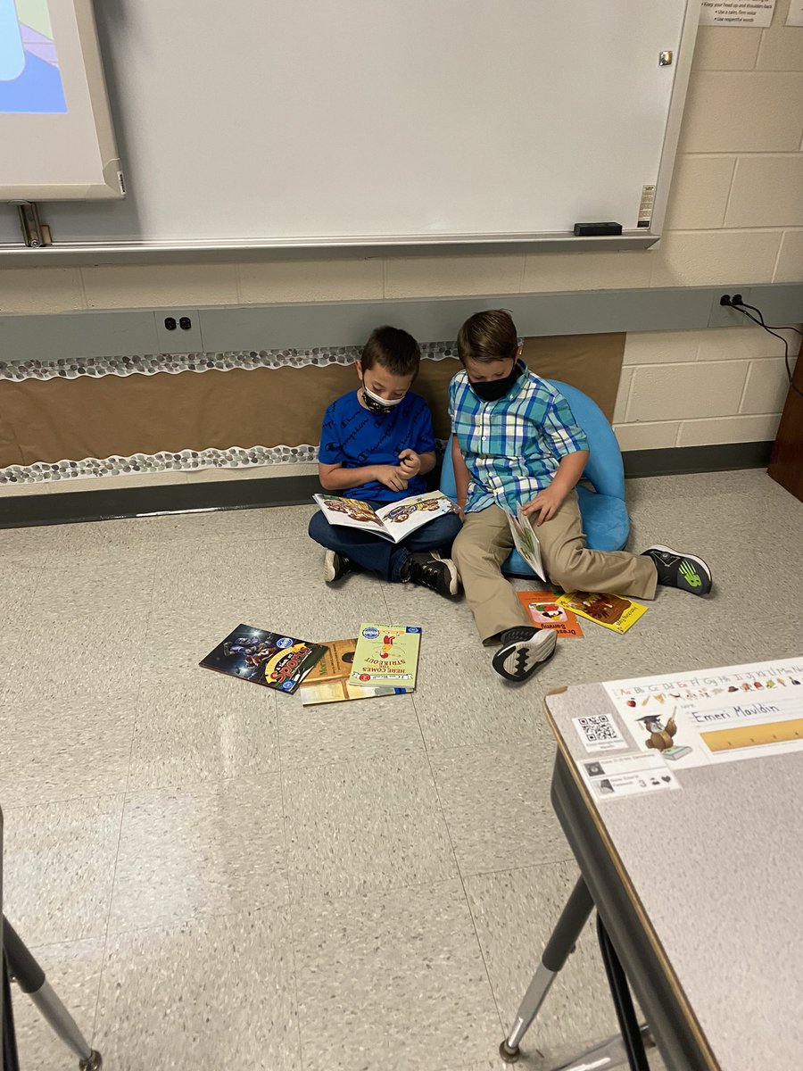 Engaged readers partner reading! I loved seeing these pairs working together to practice their reading skills! Independent reading is our favorite part of each day! ☺️