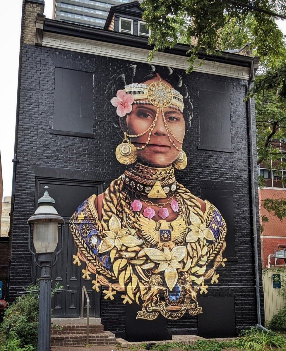 Tribute to Mary Ann Shadd by Canadian Yung Yemi in Toronto, Canada (2021) #yungyemi #torontostreetart #streetart #lamolinastreetart 📷 via artist bit.ly/3AupsTn