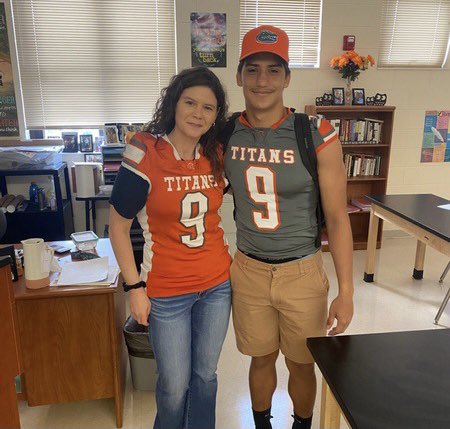 When two of your students ask you to rep them on game day, all you can do is rotate the jerseys throughout the day. Love these boys and so proud of what they do, not just on the field but off the field as well. <a href="/Joe1Vargas/">Joel Vargas #4</a> @TazzFigPTN <a href="/UHSTitansFB/">UHS Titans Football</a>