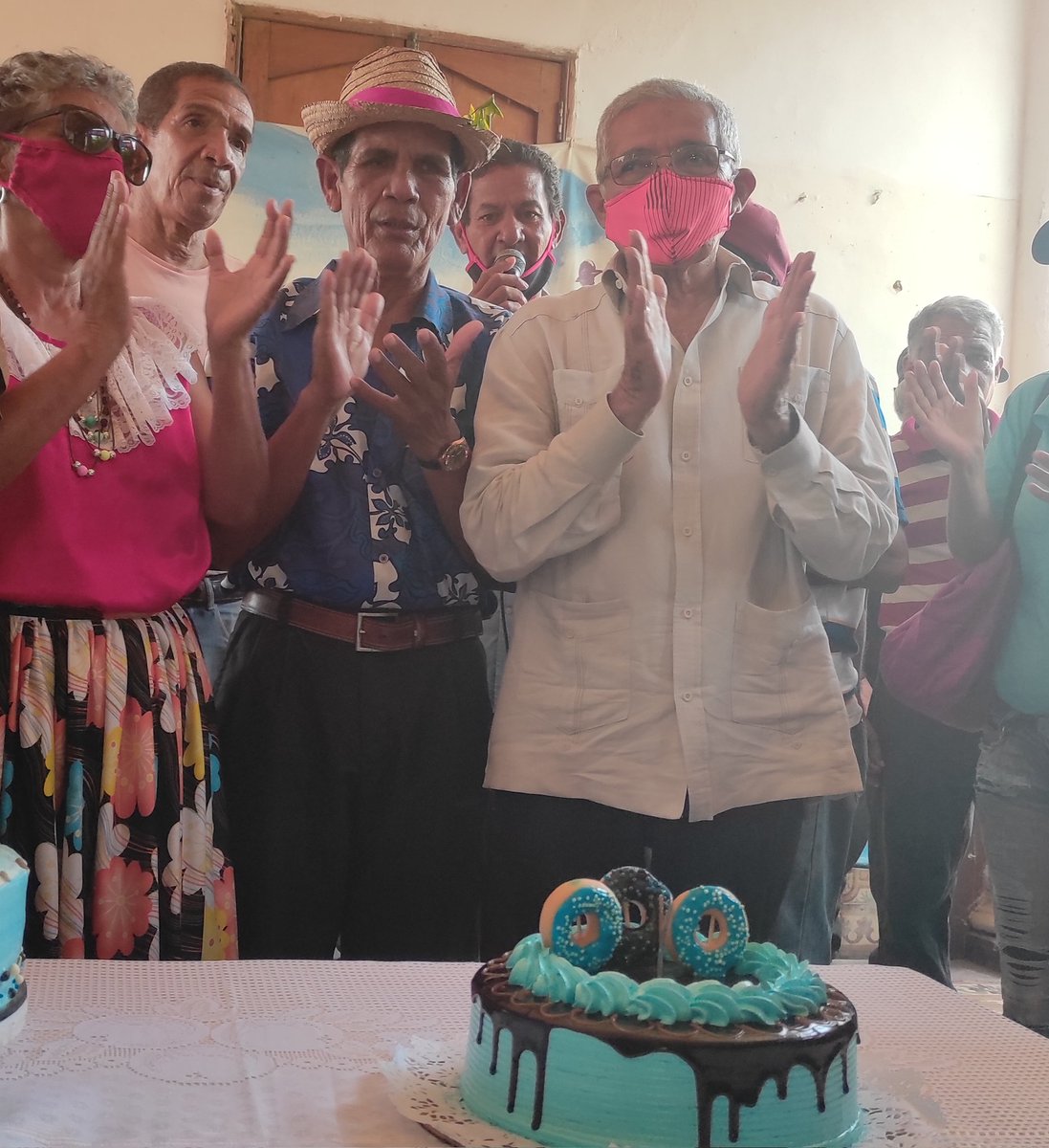 Qmana7's tweet photo. @azulejodigital #Cumaná • Hernán Marín, patrimonio cultural viviente del estado #Sucre, fue agasajado este #8Octubre por Fundapatrimomio, con motivo de sus 81 años de vida.

#Cultura #Cumana #HernanMarin #Folklore #Cultor #Noticias #Prensa #AzulejoDigital https://t.co/tUKx1y82IZ