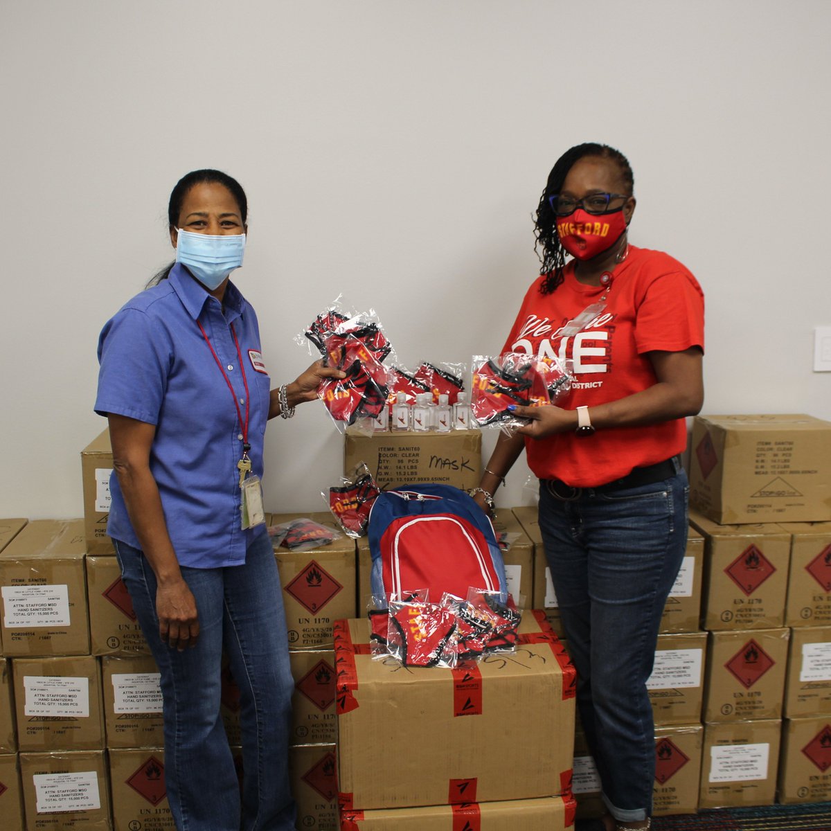 StaffordMSD's tweet image. Our #SMSDBoard approved ordering face masks &amp;amp; hand sanitizer for all Spartans, and nearly 20K PPE items were delivered this week. @SMSDElementary Principal James &amp;amp; Operations Director Phenix almost got lost in all the boxes, but we found them in time for the weekend! #SMSDSafety