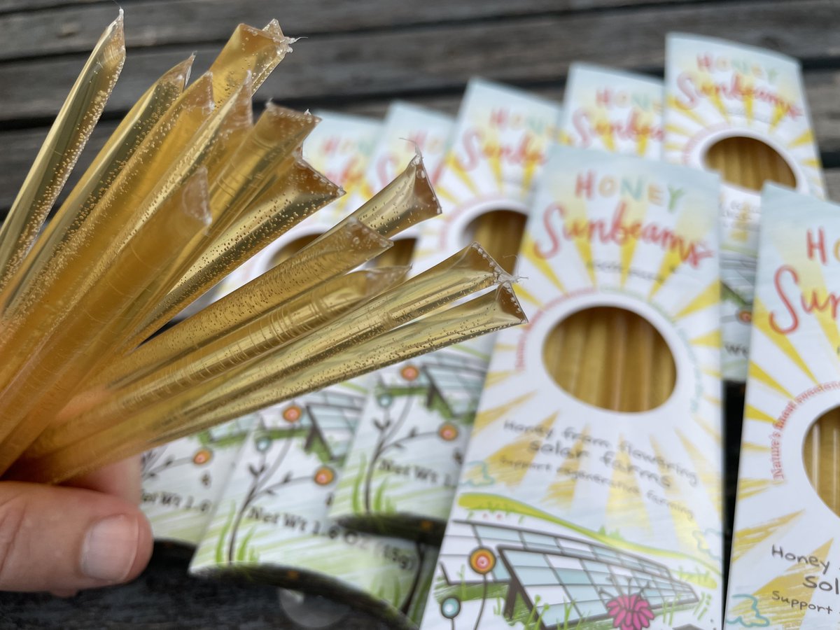 ConnexusNews's tweet image. FREE Honey sticks for the kiddos! 🍯 ☀️ Special treats for the first 75 kids and families to snap and share pics 📸 with our new photo wall at Eveland Family Farm tmrw (10/9). Opens at 10am. #CoopMonth With Connexus, Eveland Farm Fest is #SolarPowered. bit.ly/3AnLfMD