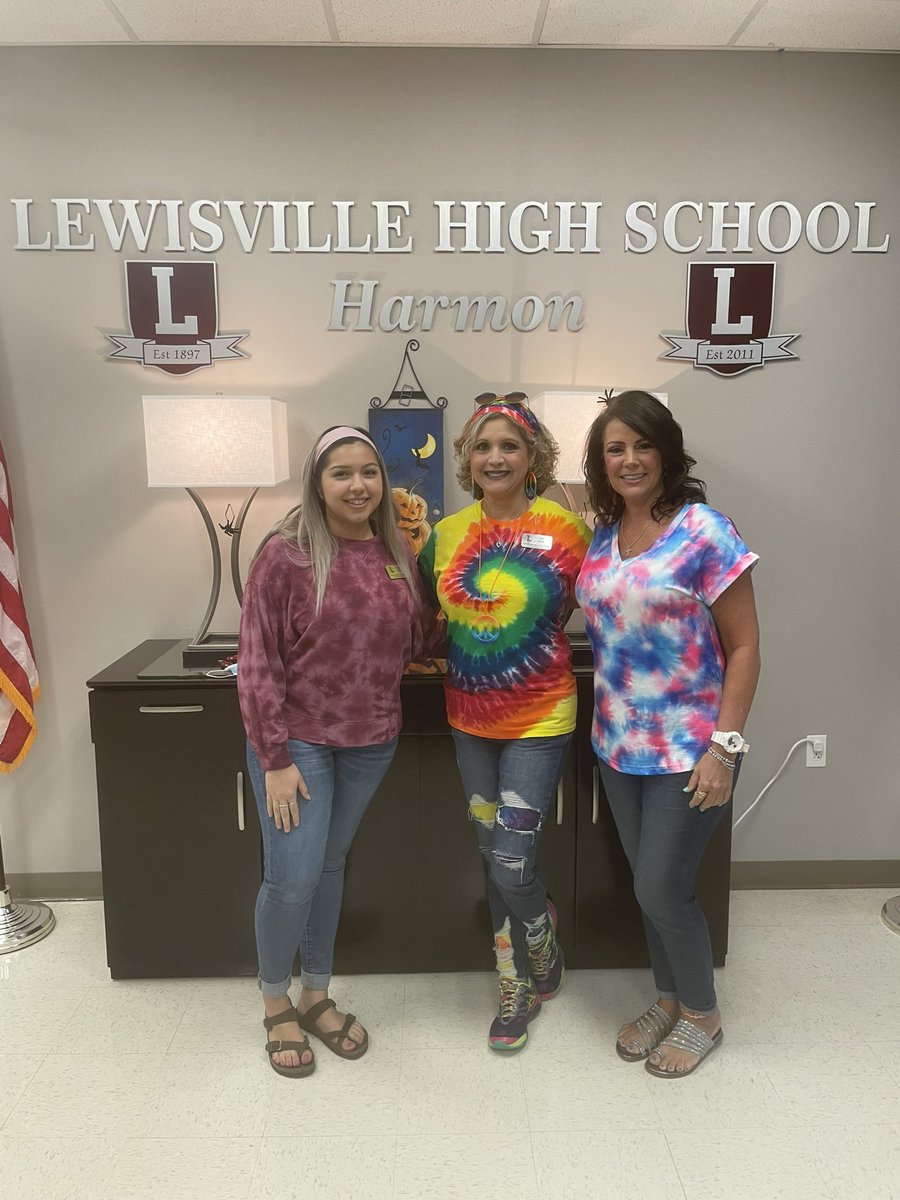 Lile64129803's tweet photo. Spirit day - Tie Dye day!!  @lhshstuco @LHSHarmon @CoachCartmill1 https://t.co/bEp5UB63l0