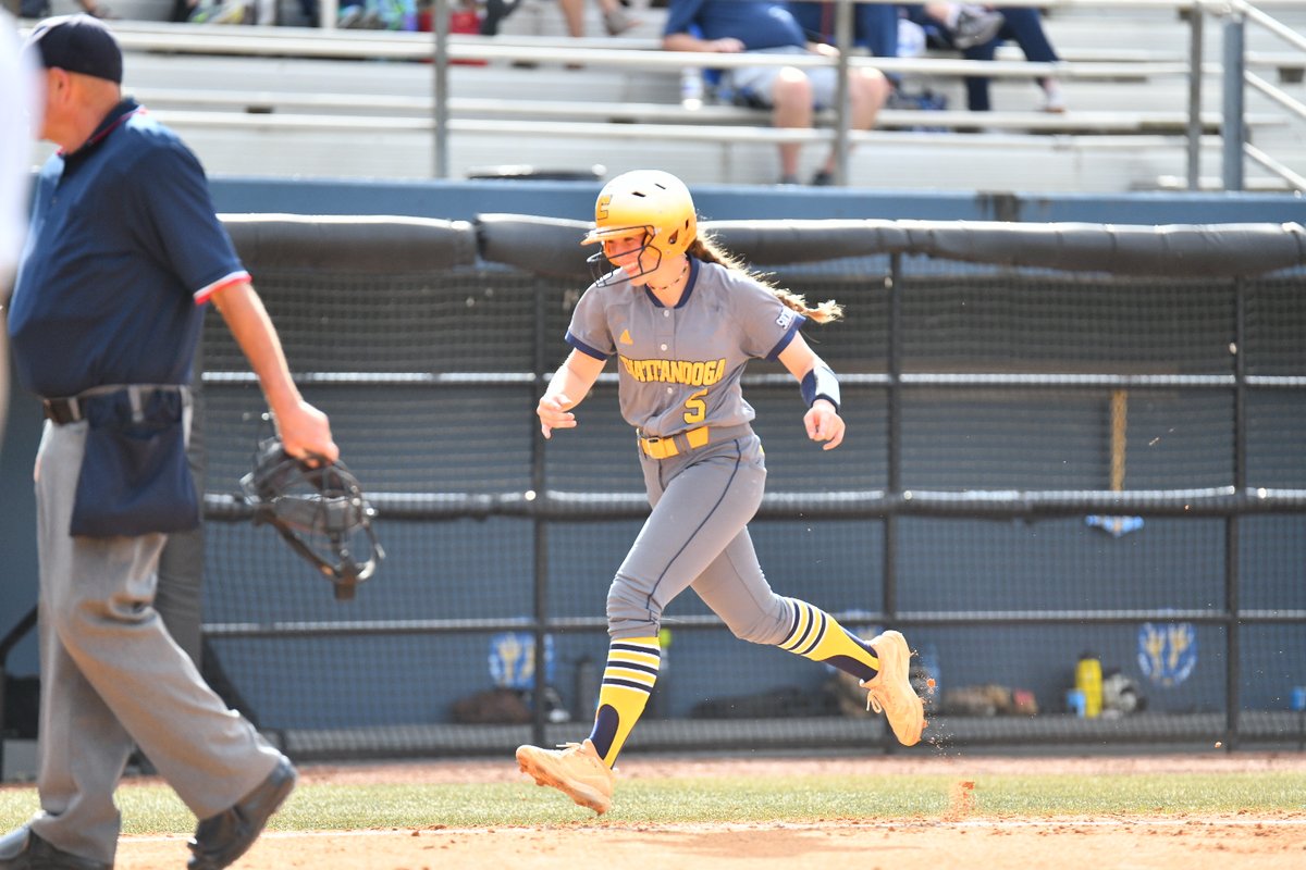 GoMocsSB's tweet photo. 🟡 𝐋𝐈𝐏𝐀𝐑𝐈 𝐆𝐎𝐄𝐒 𝐃𝐄𝐄𝐏! 🟡

@olivialipari5's solo shot gives gold a 1-0 lead through three innings! https://t.co/KLBwnunsIx