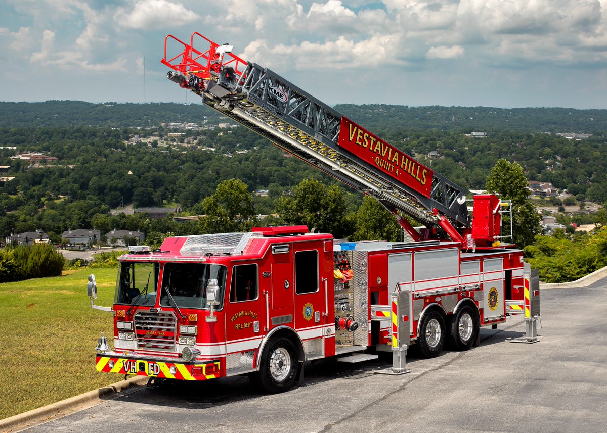 KMEFire's tweet photo. The KME 103' #TuffTruck is designed with two sets of H style stabilizers fully extending to only 12’ allowing for positioning and unrivaled performance on an 11-degree slope. #KMEWorksForYou #ConfidenceAtEveryStep #ZeroRestrictions #100PercentConfidence #KMEFire https://t.co/CUrcltlXsq
