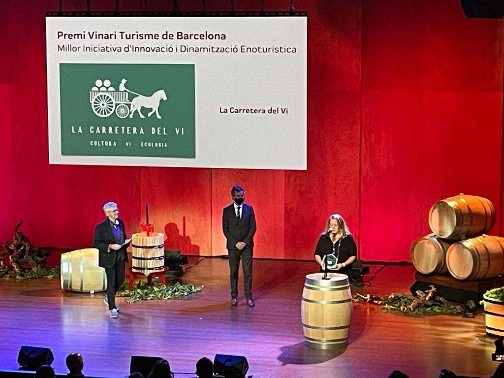 Moltes gràcies als <a href="/PremisVinari/">Premis Vinari</a> i a <a href="/VADEVI/">VADEVI</a> per concedir-nos el premi a la Millor Iniciativa Enoturística 2021! 🍷😊 

#Vinari21 #lacarreteradelvi