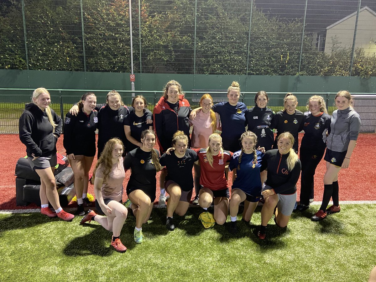 martyncooke19's tweet photo. Good to see lots of girls at the WRU Skills Development session  @CSEYstradMynach this evening. Great to see @CerysRhiannon coaching the U18’s 👏🏻 #RoleModel #Skills #Development @WRU_Community @DRA_Community https://t.co/Mc0r6ONJT8