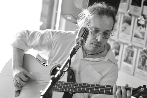 Leon Santiago is stopping by this evening from 6pm-8pm! Join us on the patio for some local music and tasty cocktails.