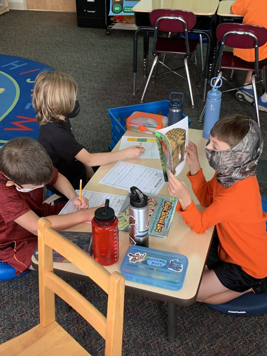 M_Muphy1290's tweet photo. Silent reading to work on our reading stamina. Love watching the process and seeing them move to book reviews when they finish a book. Our binder of reviews is getting heavy!! #40bookchallenge https://t.co/rgnMIC3Di3