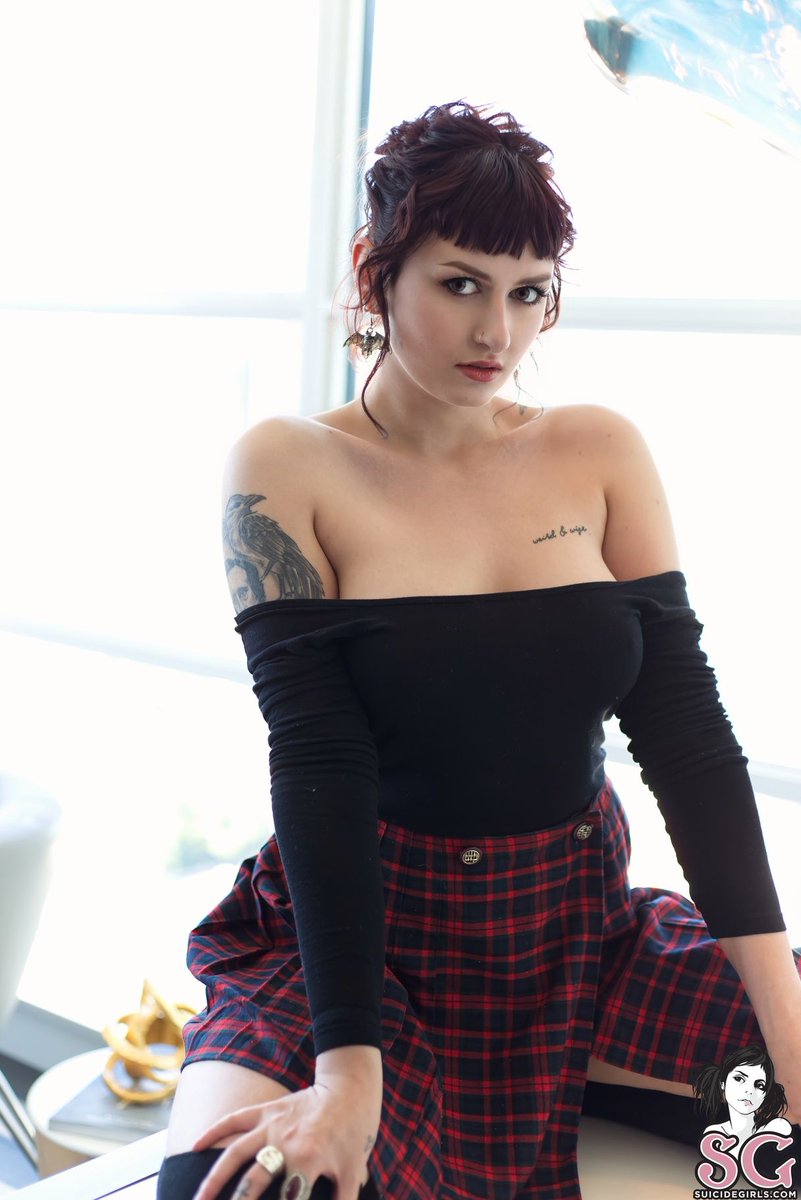 SuicideGirls's tweet photo. #Beautiful @missladyligeia is a "Celtic Dream" in her new photoset on #SuicideGirls 🤗  - https://t.co/ew3tgPrtBq https://t.co/V2uQzpfcQq