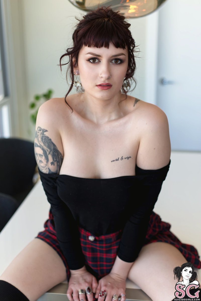 SuicideGirls's tweet photo. #Beautiful @missladyligeia is a "Celtic Dream" in her new photoset on #SuicideGirls 🤗  - https://t.co/ew3tgPrtBq https://t.co/V2uQzpfcQq