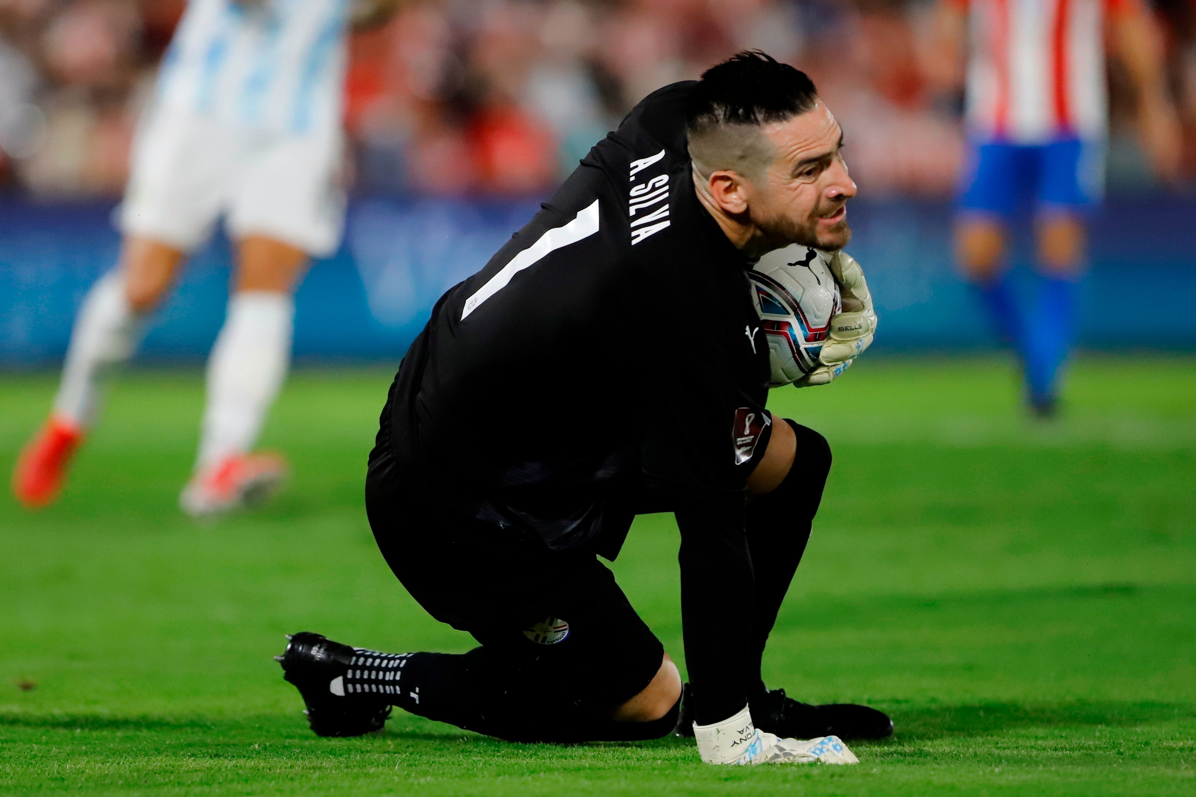 CONMEBOL.com on Twitter: "¡Nadie pudo con Antony Silva! 🇵🇾🚫​ ✓ 8  atajadas ante Argentina​ ✓ Mantuvo la valla invicta ​ ✓ Fue su partido con  más salvadas de los 21 encuentros que