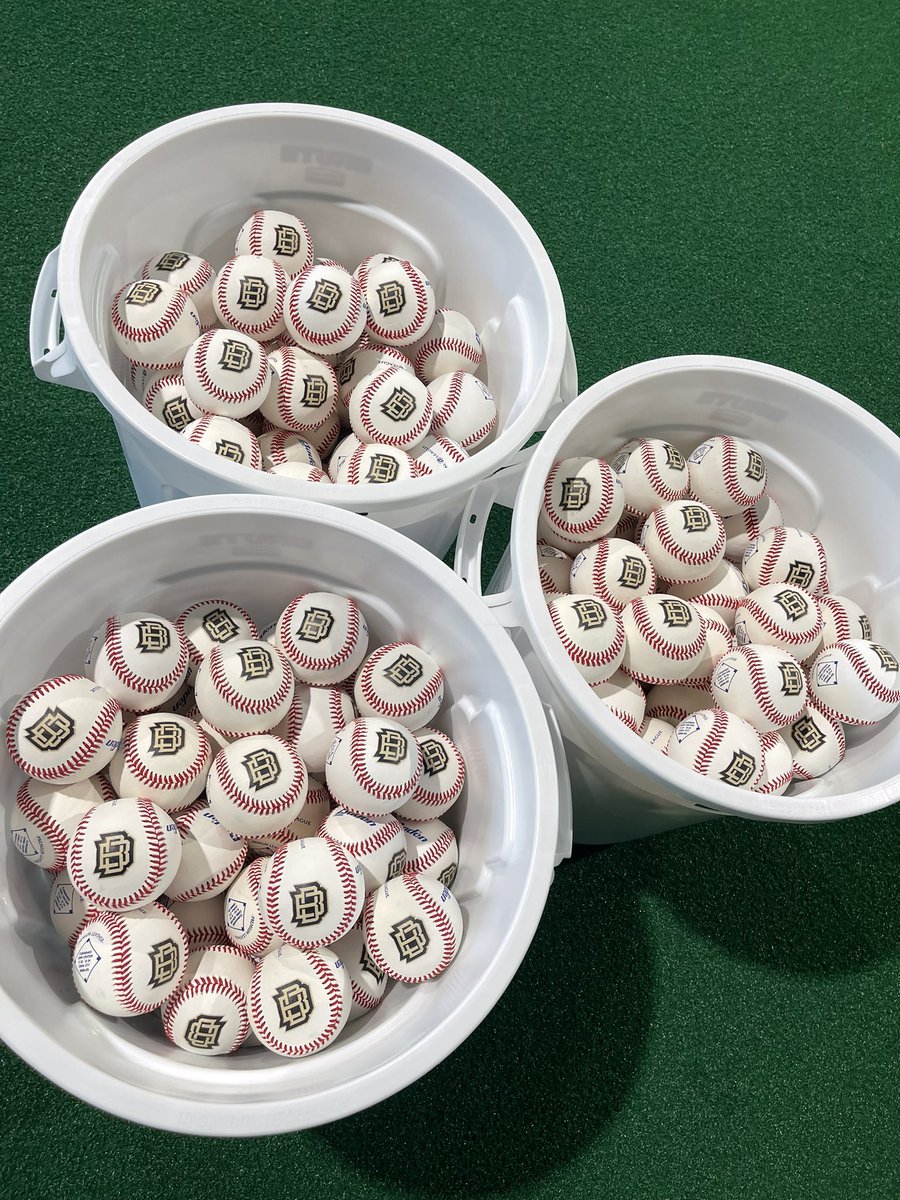 BennieBaseball's tweet photo. Alexa play “So Fresh, So Clean” by Outkast
#fullyloaded #newbaseballs #newlogo #badenbaseball #pearls https://t.co/VJxGtvtF1l