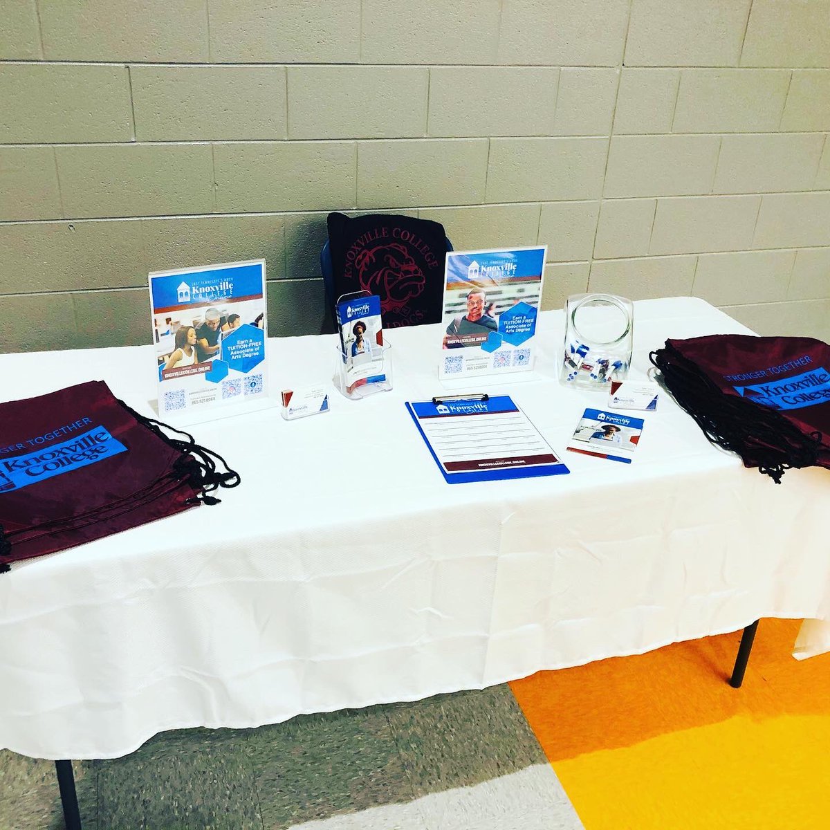 KC_1875's tweet image. What a wonderful past couple of days it has been recruiting #FutureBulldogs to #KnoxvilleCollege! Big thank you to @SHHS_JCS and @PowellHSRen for allowing #KC to represent! #HBCU