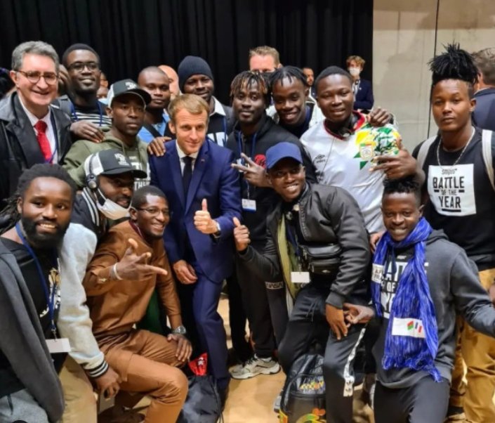 HuclinBruno's tweet photo. #EmmanuelMacron montre une fois de plus son intérêt pour l'Afrique ! #MathieuGallet et #AlexandreBenalla ne sont plus que de lointains souvenirs... https://t.co/WdaQG5EHni