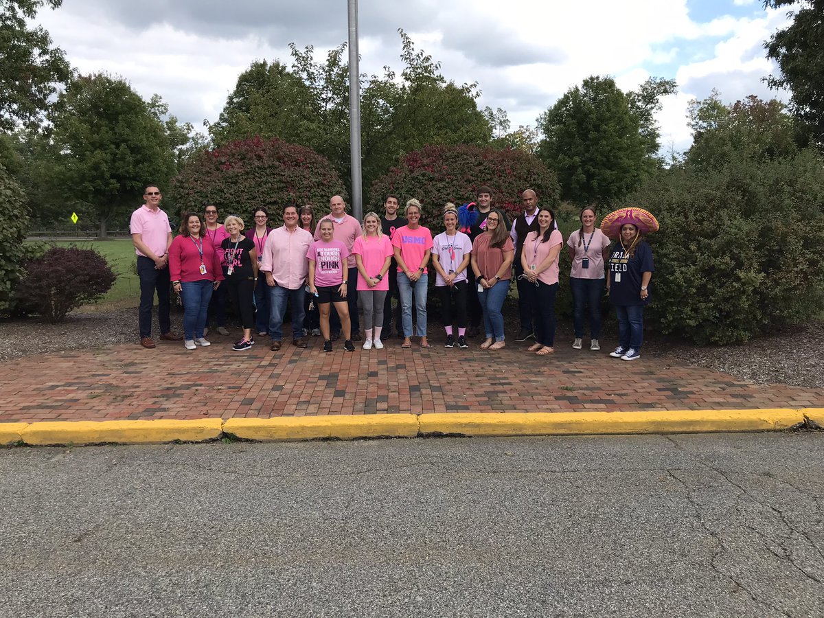 MrGallagherEMS's tweet photo. Pink everywhere you looked @EisenhowerMS today. Proud of the unity, spirit and enthusiasm with which we showed our support for breast cancer victims, survivors, and their families. Powerful way end to end the week. #EMSCares #EMSRox https://t.co/IoXhTLkR0C