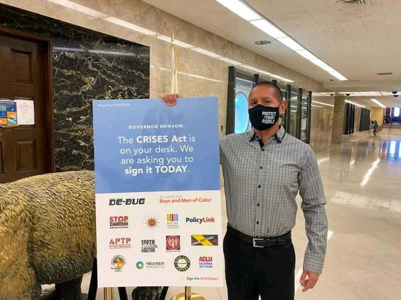 AllianceforBMOC's tweet photo. J. from @CURYJ went to drop off these to the @CAgovernor @GavinNewsom + a petition with over 500 signatures of organizations and individuals in support of #CRISESAct #AB811. 🔥✊ https://t.co/d4wGtBFDw8