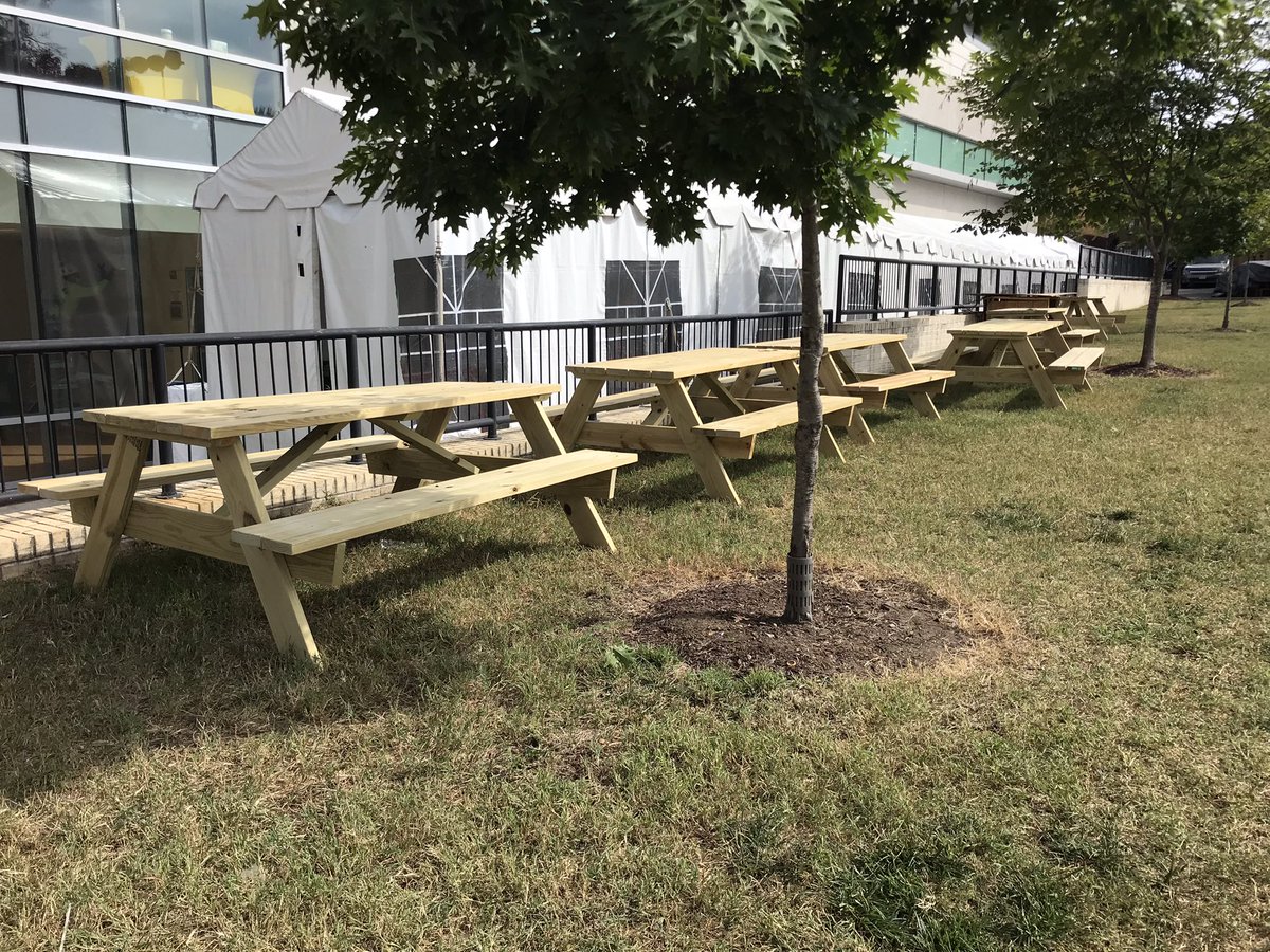 IDEA_PCS's tweet photo. These finished tables will be used for our outdoor lunches and they are perfect! 🙌🏾🎉

Take a look at our carpentry students’ process - from beginning to end. 👷🏾‍♀️🗜🤷🏾‍♀️🪚🔩🚜

Amazing! 🙌🏾

#carpentry #cte #highschool #construction #ward7 #deanwood #lunch https://t.co/XZ02WHpTve