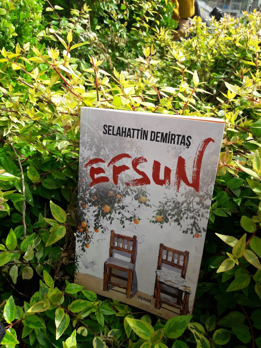 Ne olurdu sanki bu küçücük toprak parçasını "barış ülkesi " ilan edip korusalardı..

#Efsun

#SelahattinDemirtaş